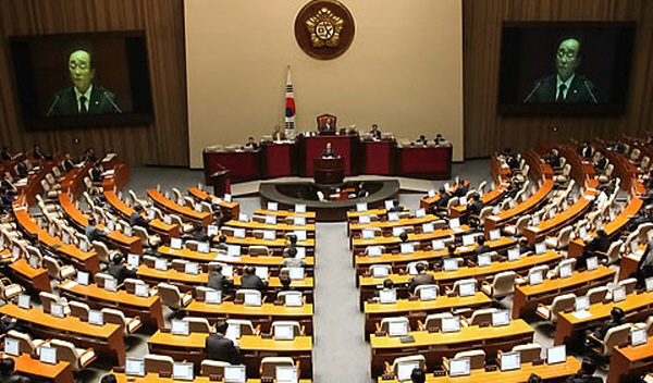 지난해 12월 29일, ‘도가니법’이 국회 본회의에서 찬성 189표, 반대 0표, 기권 1표로 통과됐다.