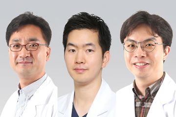 고려대구로병원 심혈관센터 나진오, 강동오 교수, 뇌신경센터 김치경 교수(좌로부터)