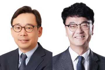 제15회 아산의학상 수상자 신의철 교수(좌), 이정민 교수(우)